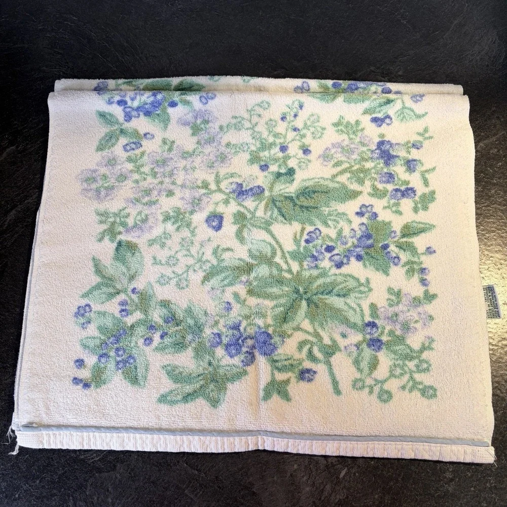 1980s Laura Ashley Bramble Berry Cotton Towel Set 2 Hand Towels 2 Bath Towels